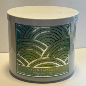 Vivid emerald 14.5 oz bath and body works candle  brand new